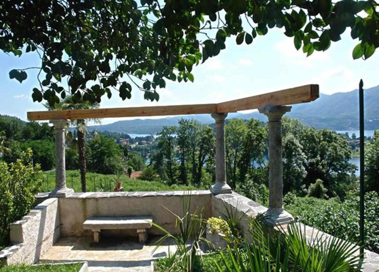 Domus Cusiana Complesso Vista Lago E Piscina Miasino Exterior foto